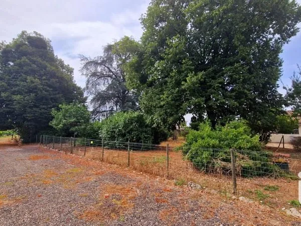 Terrain 461 m²