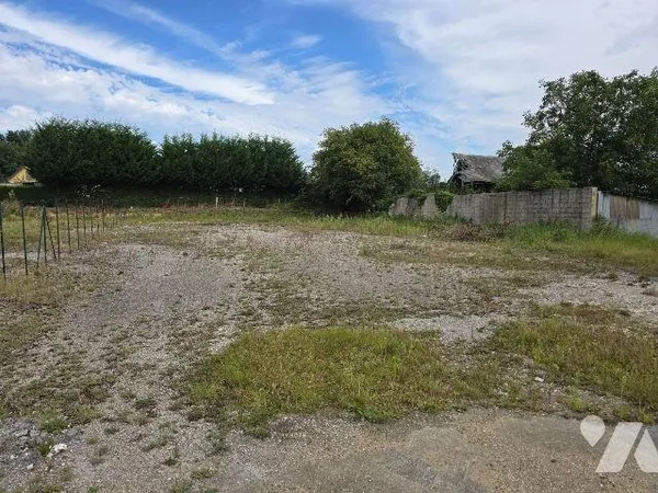 Terrain 861 m²