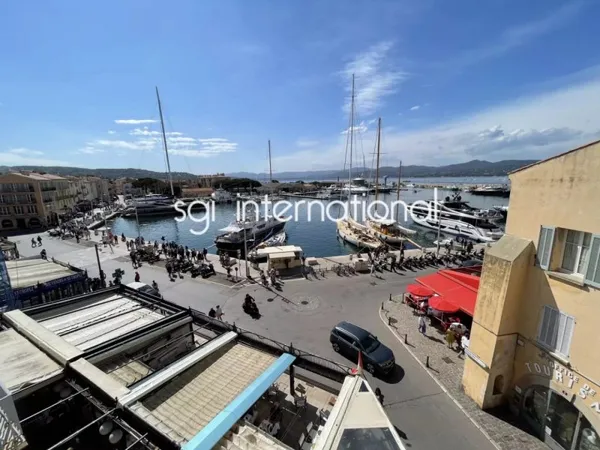 REF 2071 - SAINT-TROPEZ - DUPLEX SUR LE PORT - TERRASSE