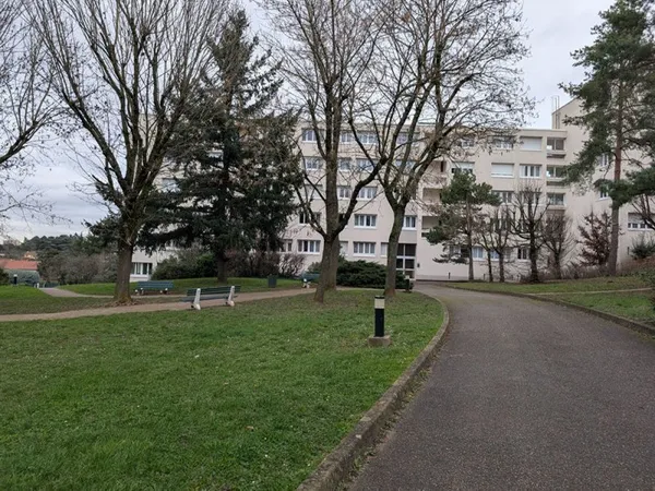 T4 avec cave & parking - Sainte-Foy-les-Lyon Centre