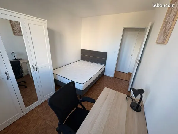 Chambre 9 m² optimisée - coloc rénovée - tout équipé - Villeurbanne