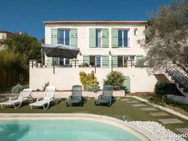 Maison 180 m2, 6 pièces, piscine, dépendances