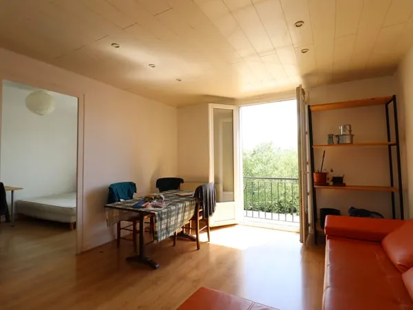 GRENOBLE rue Léon Blum T4 en étage avec balcon