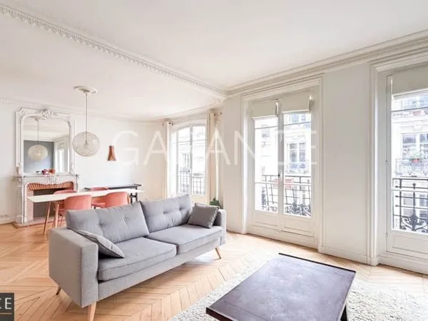 Appartement 5 pièces 3 chambres en parfait état avec chamb