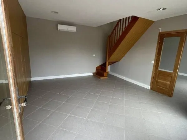 Local commercial 77 m²