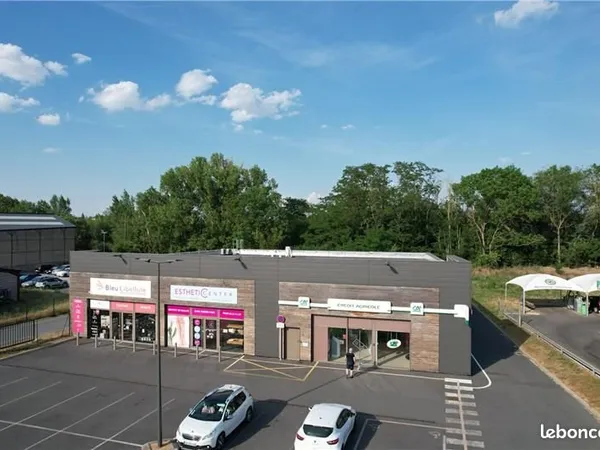 Local commercial 133 m²
