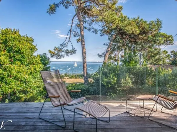 Villa de 8 pièces principales