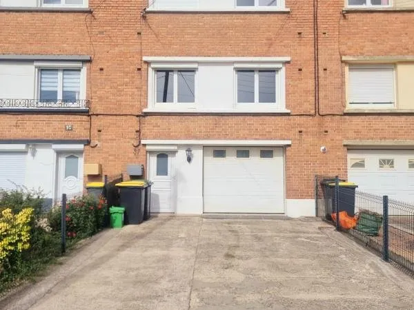 Maison Bel Etage, 3 chambres, garage, parking et jardin