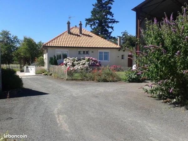 Location Maison 4 pièces avec jardin, garage, hangar, accès PMR