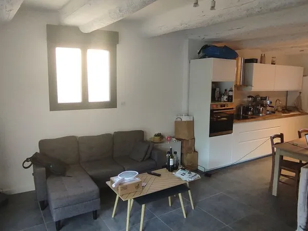 T3 neuf 62 m² + 40m² de cours au centre ville