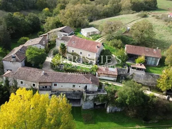 Un hameau authentique et autonome aux portes du Périgord Vert