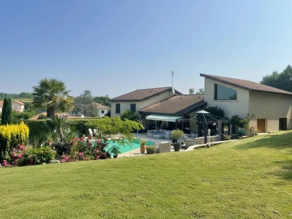 Maison de luxe 6 pièces 172 m²