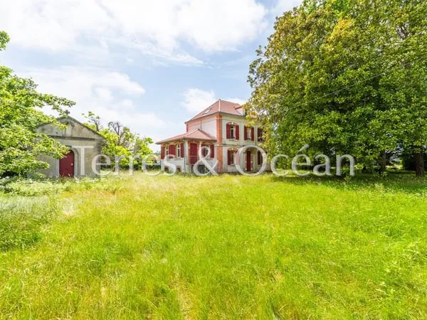 Maison De Maitre Avec Chapelle Dans Cadre Exceptionnel