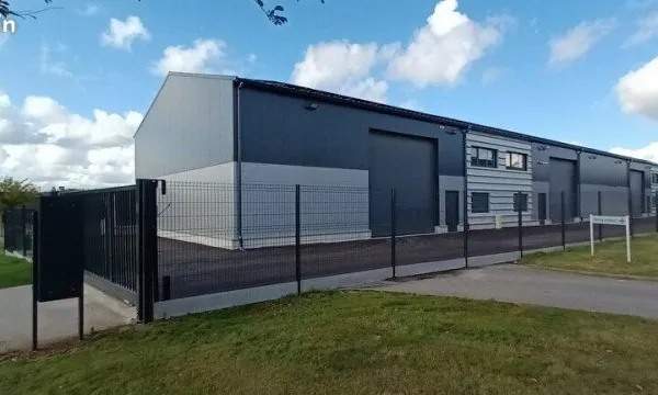 LOCAL D'ACTIVITE 1000 m² SAINT JEAN DE LA NEUVILLE