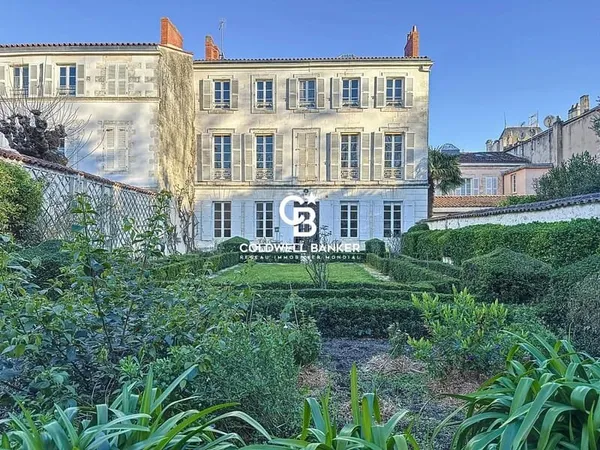 Écrire une nouvelle page d'histoire dans un hôtel particulier rochelais d'exception