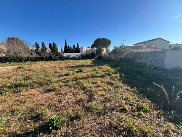 Terrain 443 m²