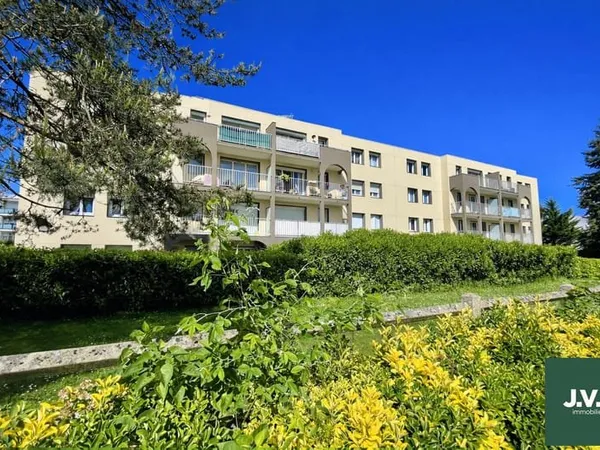 APPARTEMENT MONTMORENCY - 4 pièces 74 m² + balcon + box
