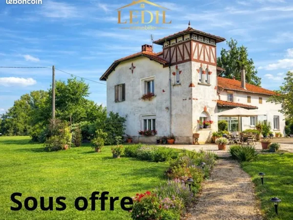 Maison 6 pièces 230 m²