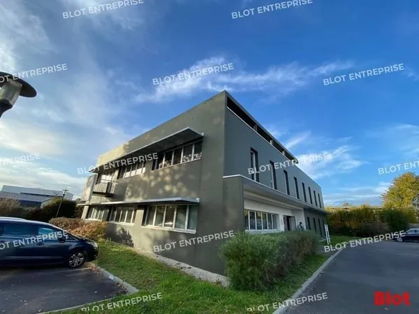 Bureaux 789 m²
