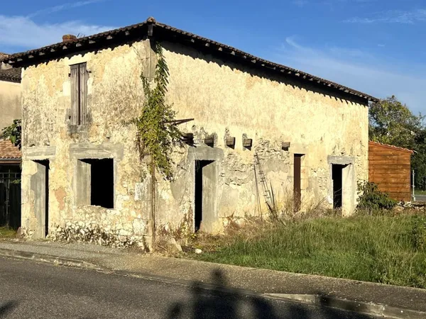 Grange à aménager avec jardin - ANTAGNAC, Bourg