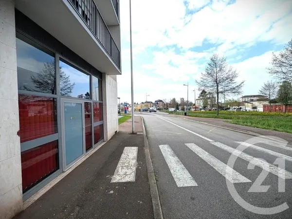 Local 3 pièces 57 m²