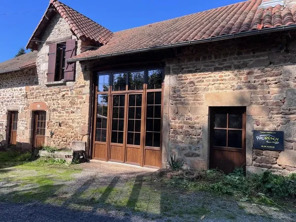Belle maison en pierre sur la commune de Saint-Julien-le-Petit