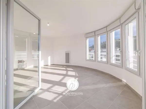 Cagnes-Sur-Mer // Saint Jean : 4 pièces / Neuf / Terrasse / Parking