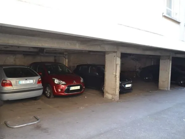 Parking 20 m²