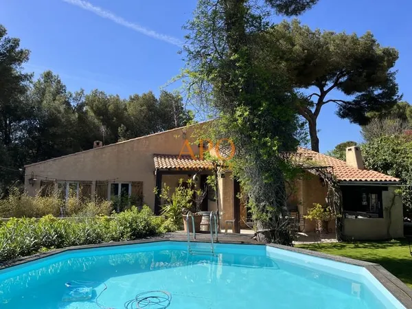 Grande maison T5 162 m2 + garage et sous-sol de 95 m2