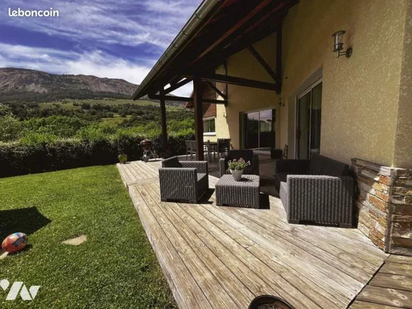 Maison 7 pièces 250 m²
