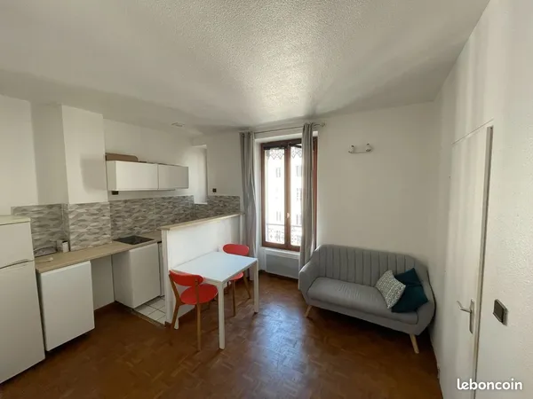 T1bis de 26 m² - Hyper-centre Championnet / Victor Hugo
