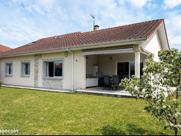 Villa contemporaine 170m² - 4 chambres- calme & centre à pied - proche voiron