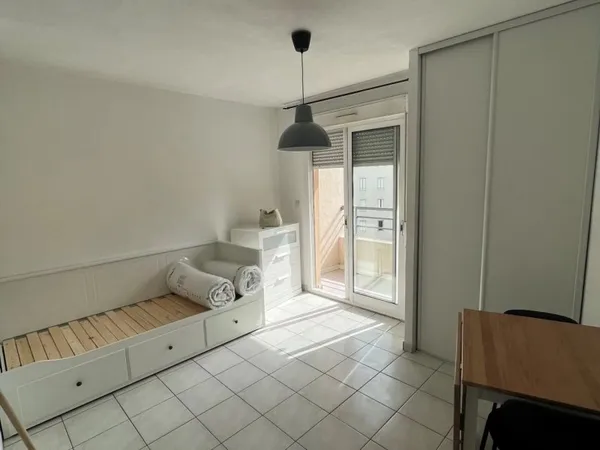 Studio 1 pièce 18 m²