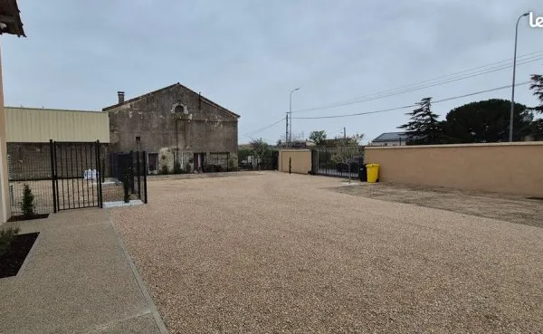 Local 50 m² LE PONTET