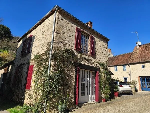 Au coeur d'un des plus beaux villages de France, village d'artistes,