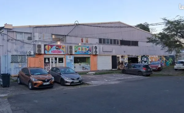 Locaux commerciaux ou entrepot morne vergain a louer pres du mac do abymes