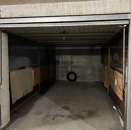 Parking 12 m²