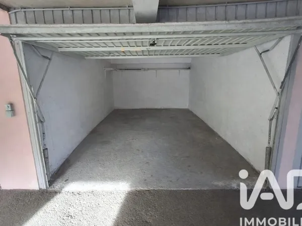 Parking 16 m²