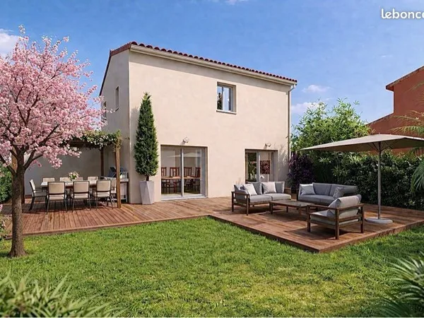 Plein centre, terrain au calme de 484 m² libre de constructeur, plein sud, permis accepté, maison 4 
