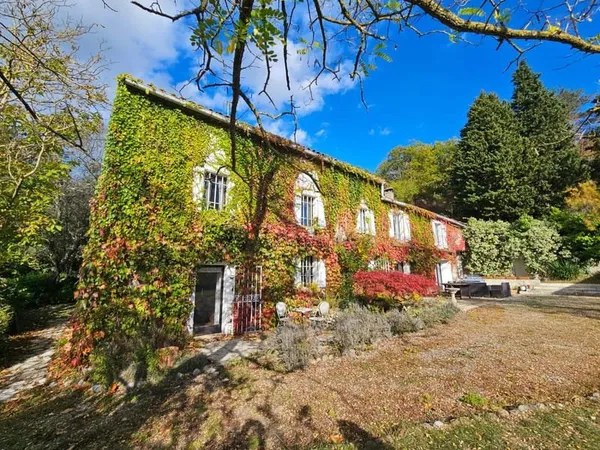Domaine De Caractere