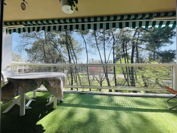 Appartement de 4 pièces principales avec terrasse et parking