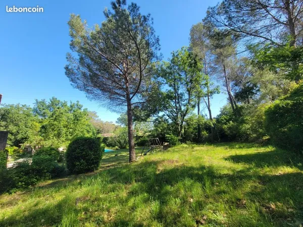 Terrain 1400 m² Valbonne