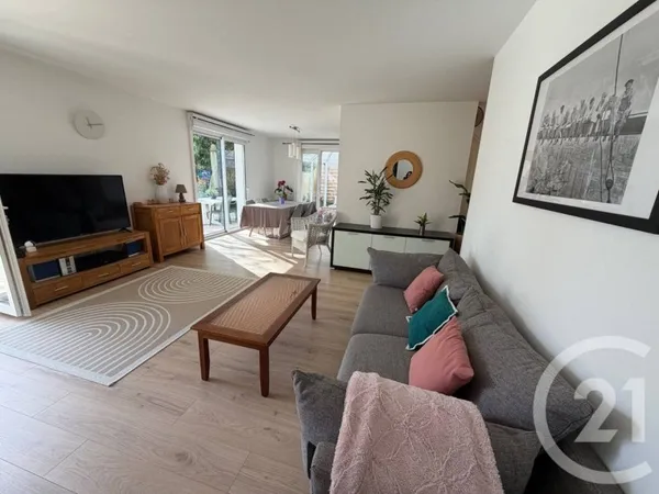 Maison 8 pièces 181 m²