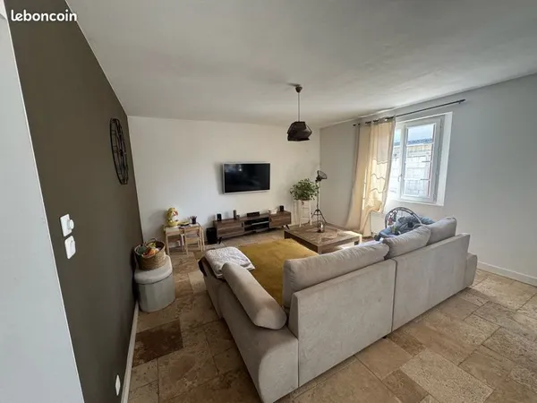 À vendre - Belle propriété familiale 131 m² sur 1 400 m² avec dépendances et fort potentiel