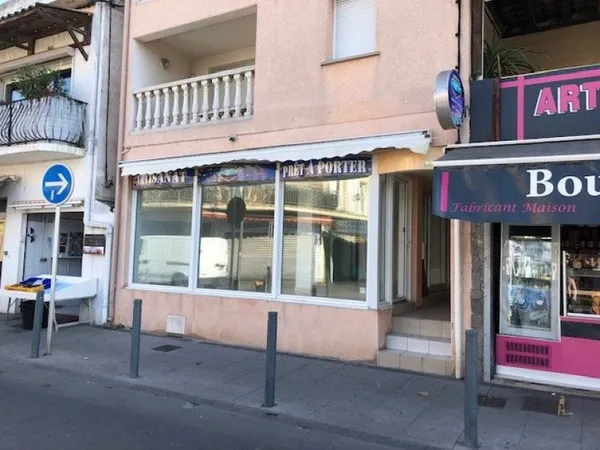 Local commercial 1 pièce 65 m²