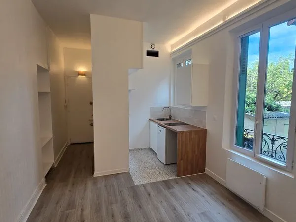 Location Studio 19 m2 refait à neuf et équipé / quartier Centre