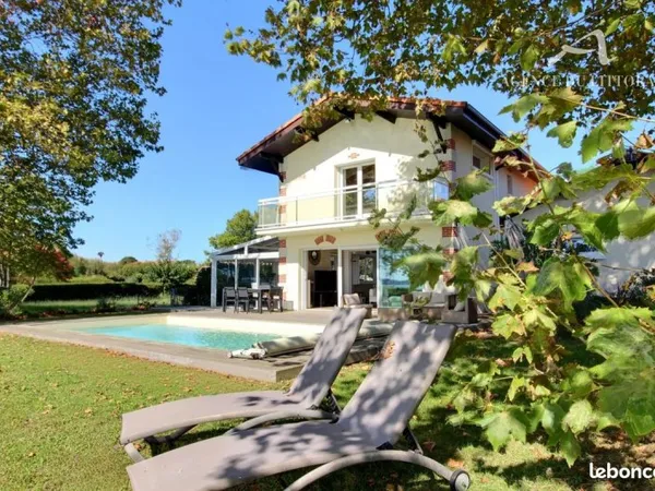 Villa 5 pièces 200 m²