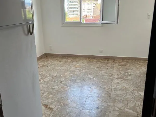 Studio 1 pièce 21 m²