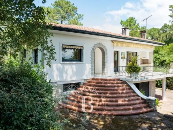 HOSSEGOR, MAISON DES ANNÉES 60 PROCHE DU GOLF