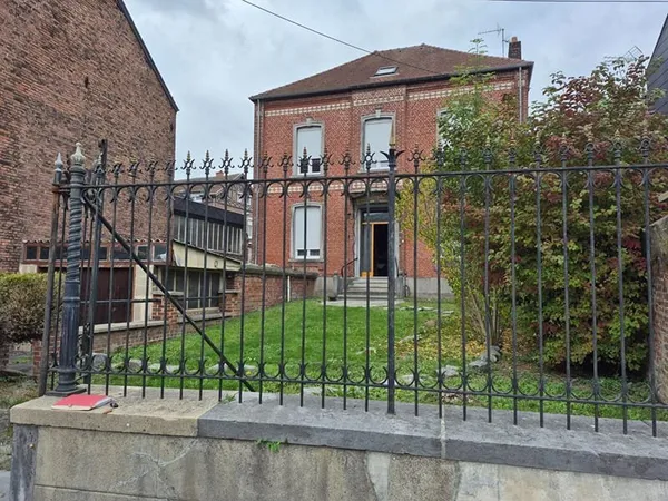 Maison Jeumont 10 pièce(s) 160.91 m2